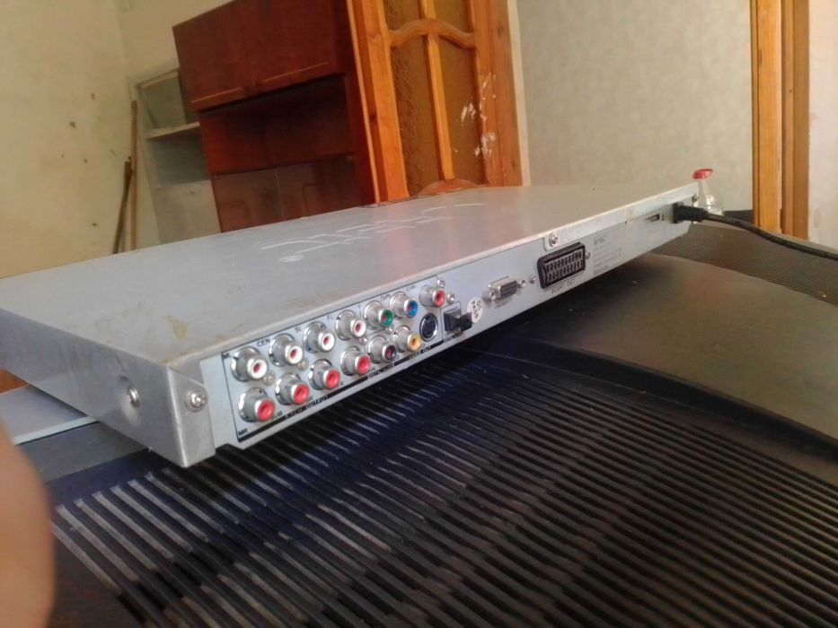 Телевизор 72 смв комлекте ДВД с Караоке и Микрофоном и  Пульты