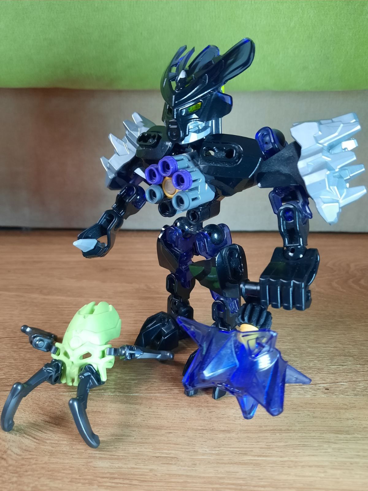 Лего Bionicle 70781 в отличном состоянии