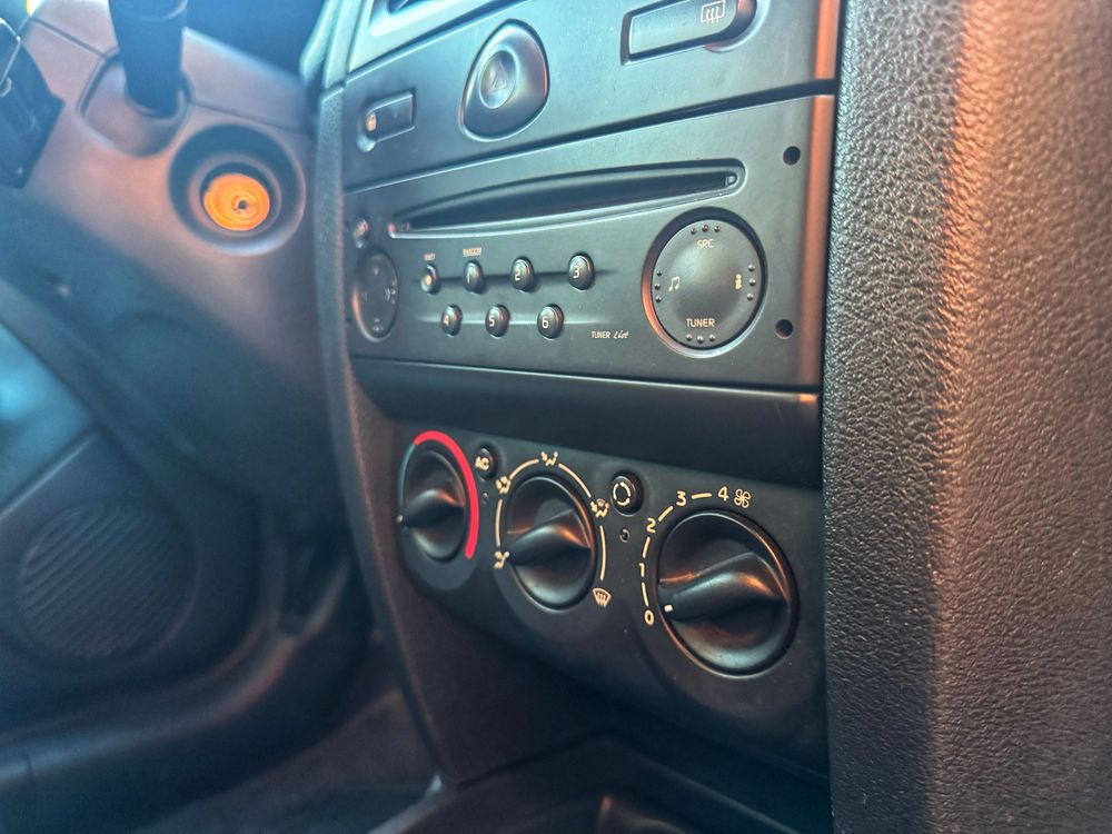 Renault Clio 1.2 16v Billabong - Desde 64€ Mês