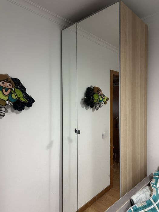 Roupeiro ikea com espelho