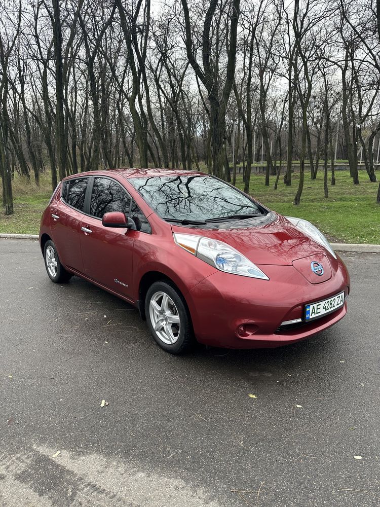 Терміновий продаж ідеального авто nissan leaf 2014 24kw