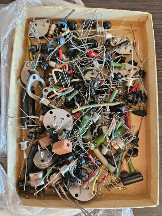 Радиодетали (диоды, транзисторы, лампы, резисторы, конденсаторы)