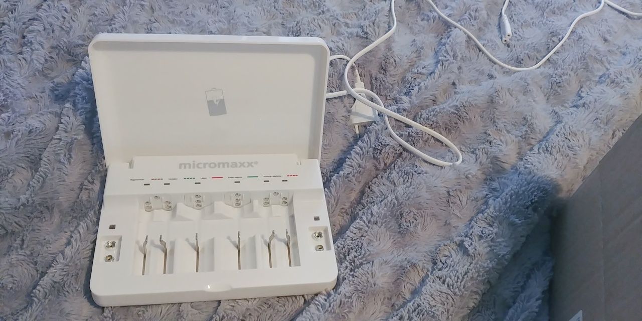 Uniwersalna ładowarka do akumulatorów Micromaxx NiCd i NiMH