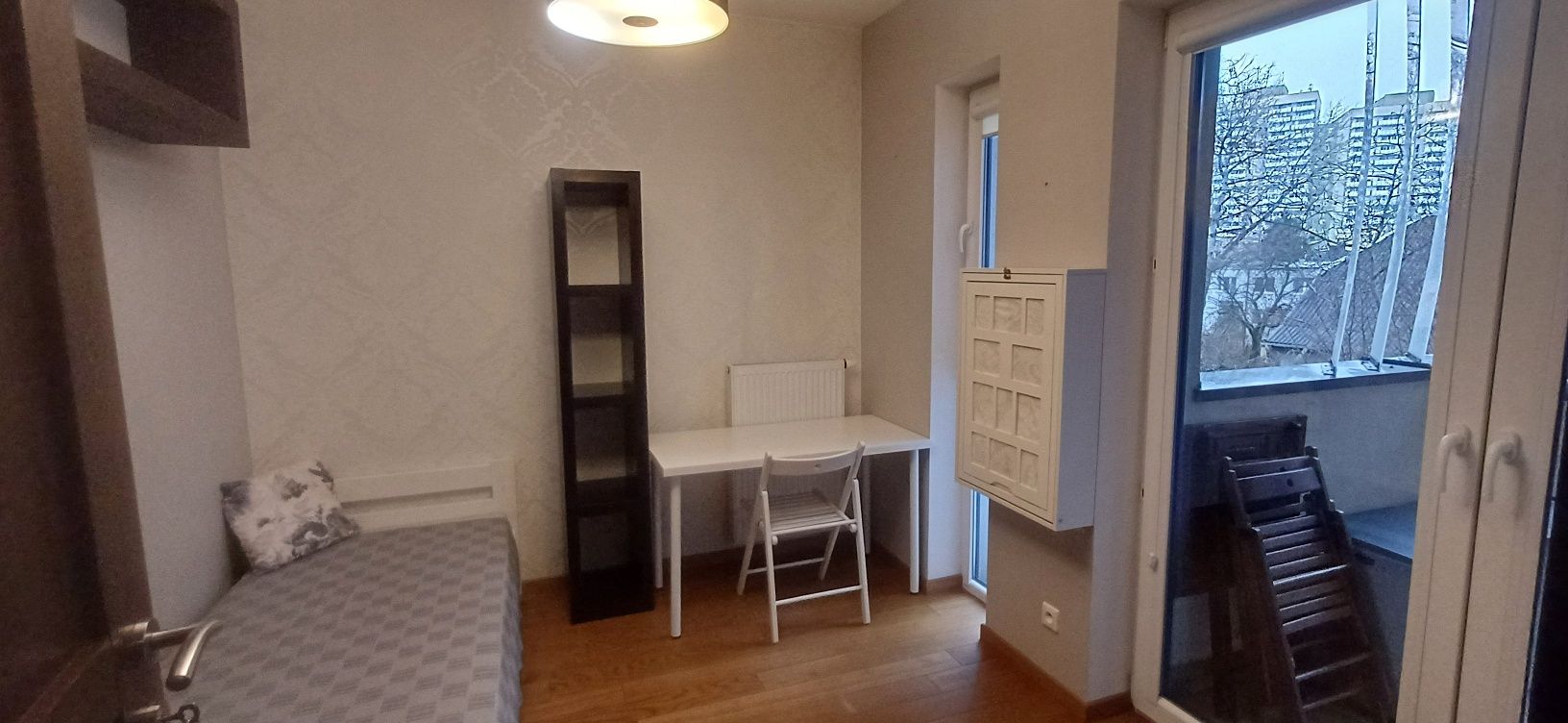 PREMIUM.  Przytulny, cichy dla kobiety w mieszkaniu w apartamentowcu