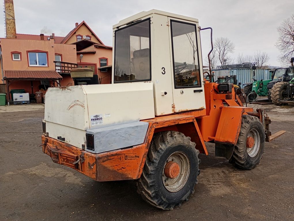 Ładowarka z Schaeff typ 841