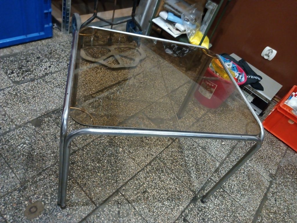 Stolik oddam za czekoladę