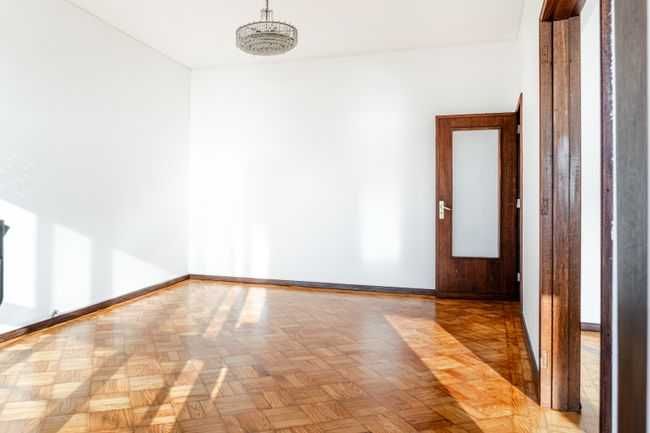 Magnífico apartamentoT4, na Av. Brasil.