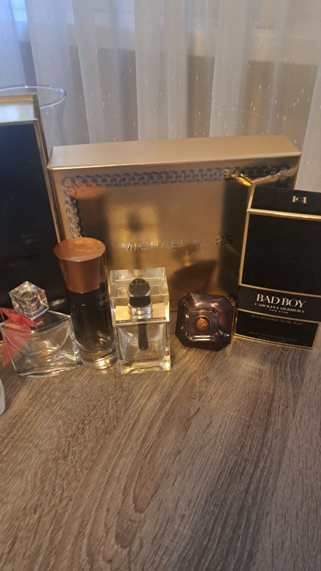 Flakony po oryginalnych perfumach plus 6 pudełek prezentowych