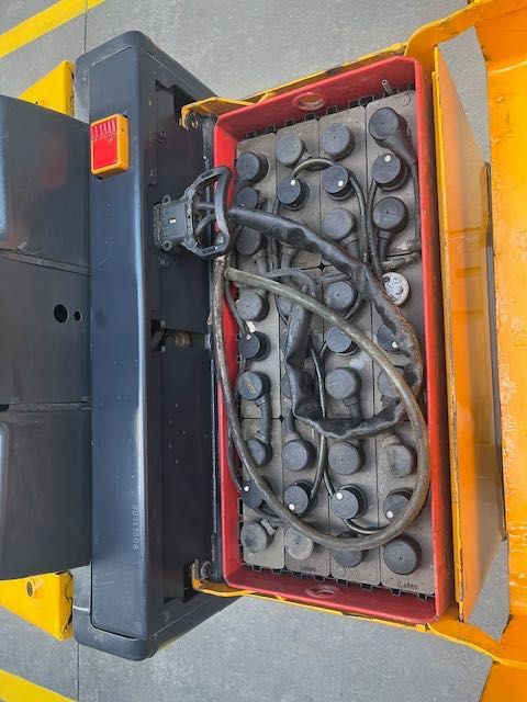 Wózek paletowy elektryczny unoszący Jungheinrich długi 240cm