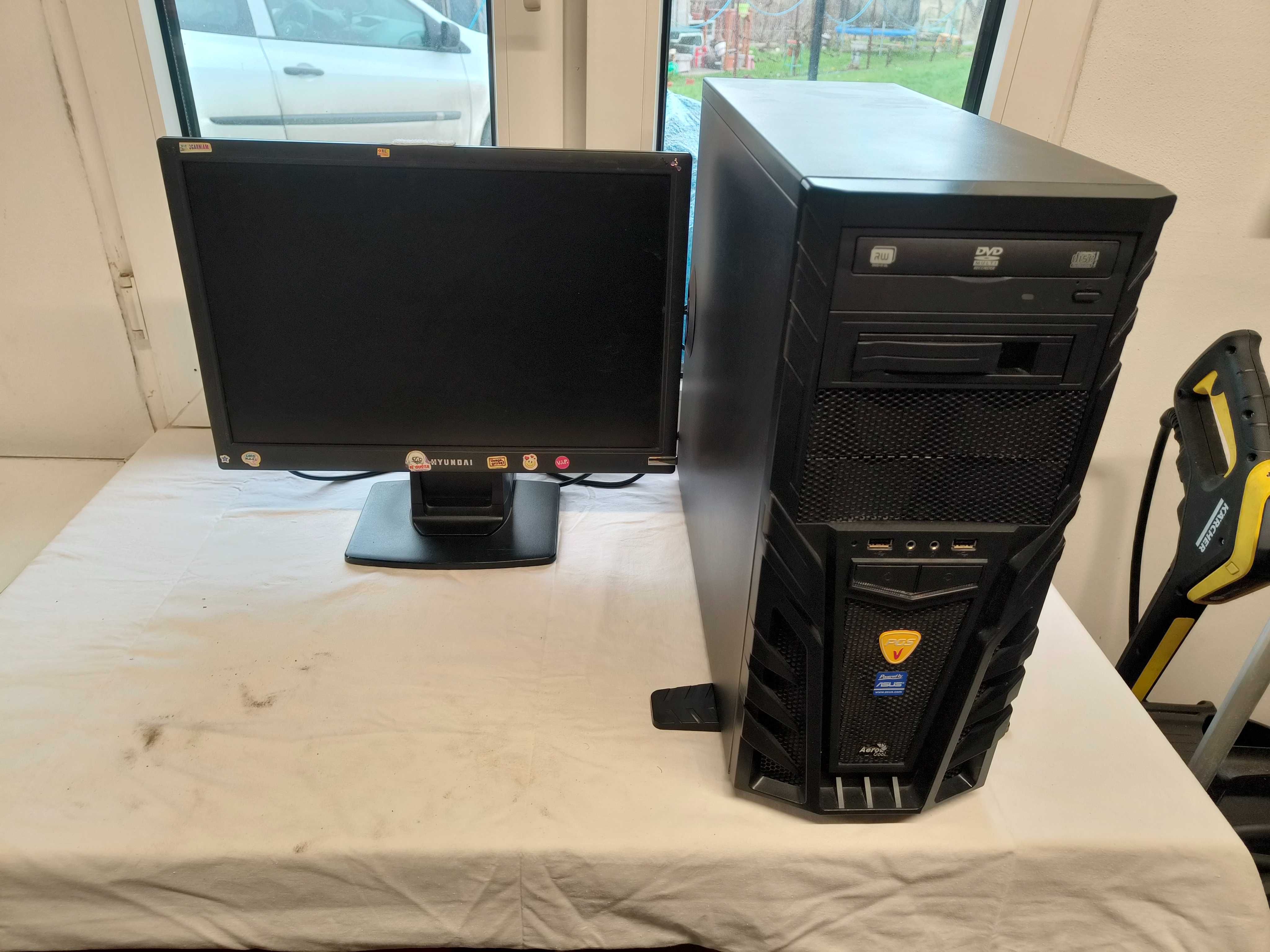 Komputer i7/16GB DDR3/Radeon HD/HDD 500gb+ z monitorem 19'