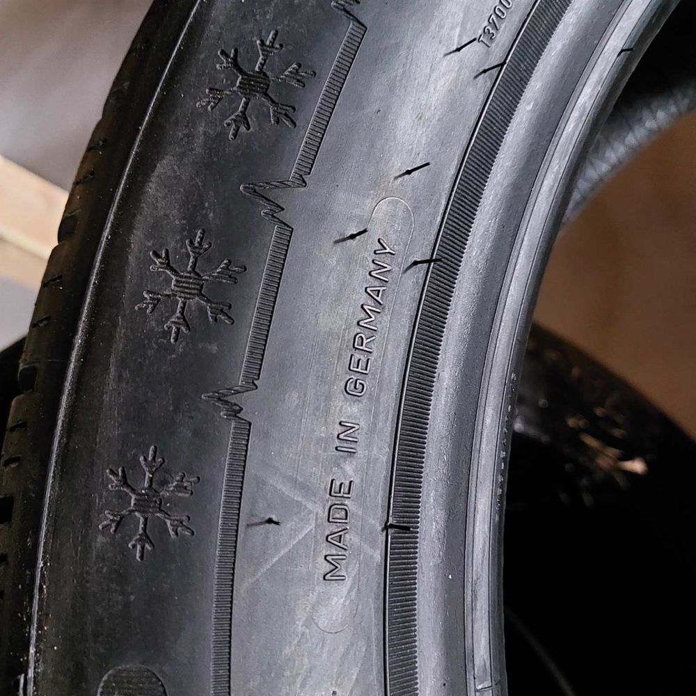 235/55/19 R9 Dunlop SP Winter Sport 5 4шт зима