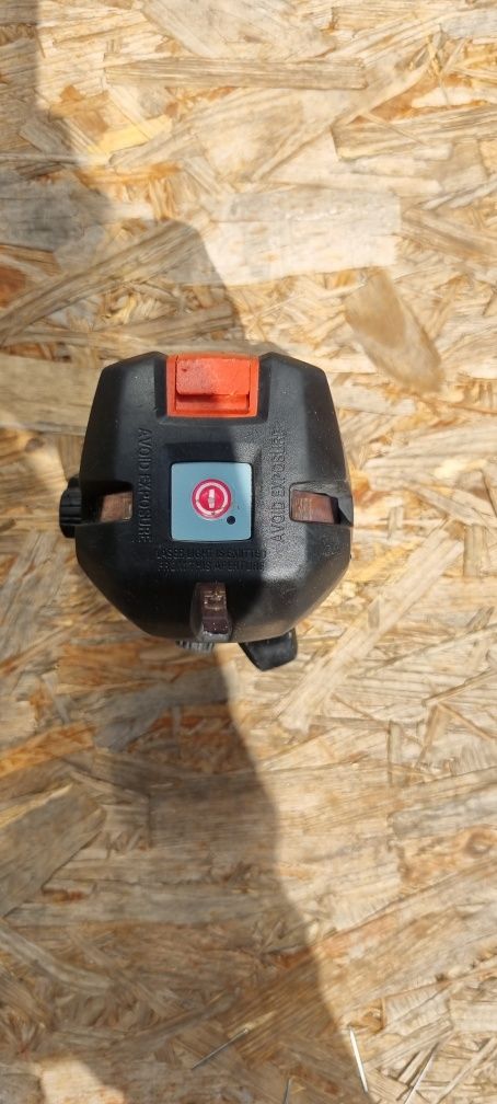 Laser krzyżowy Hilti pm4