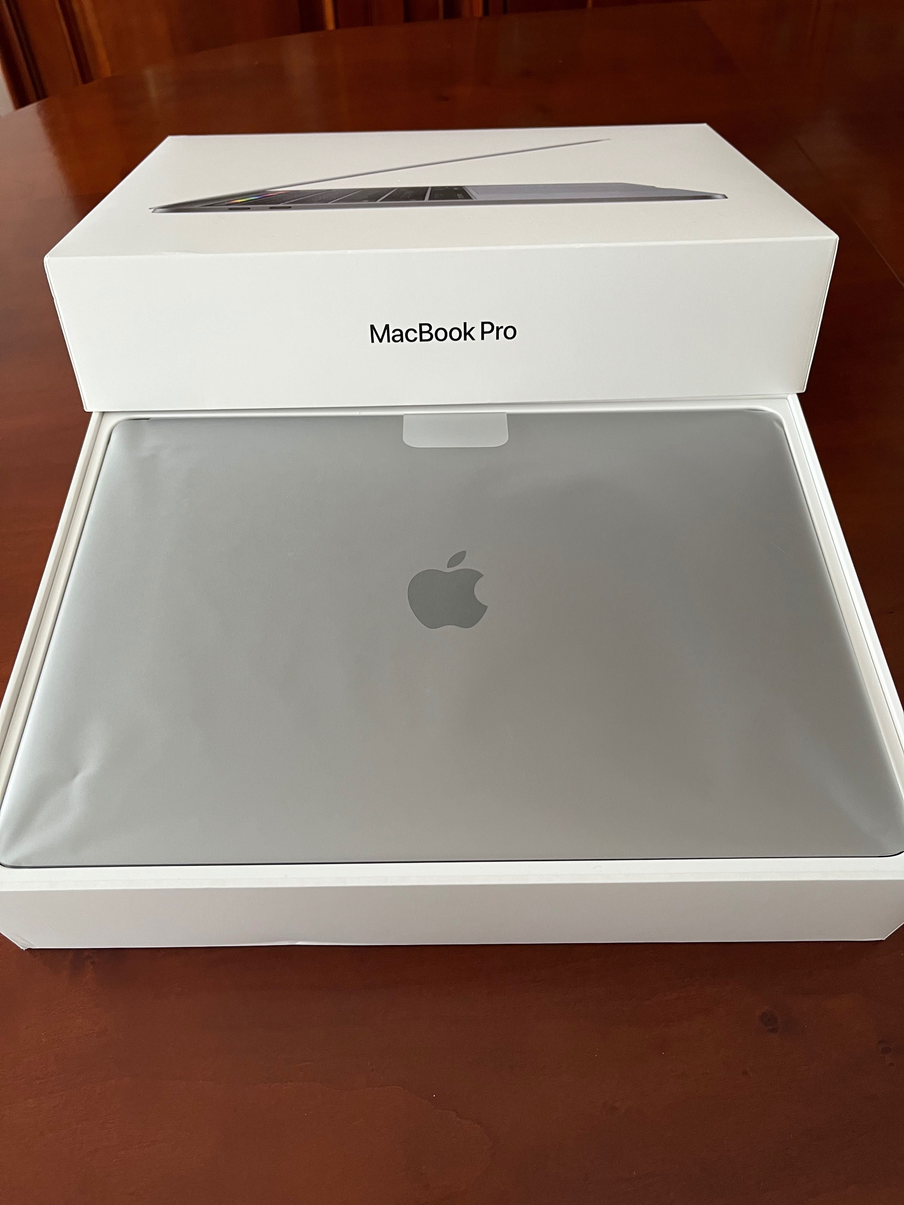 Macbook Pro 13” Touch Bar Intel Core i5 3.9 GHz RAM 8 Gb SSD 256 Gb