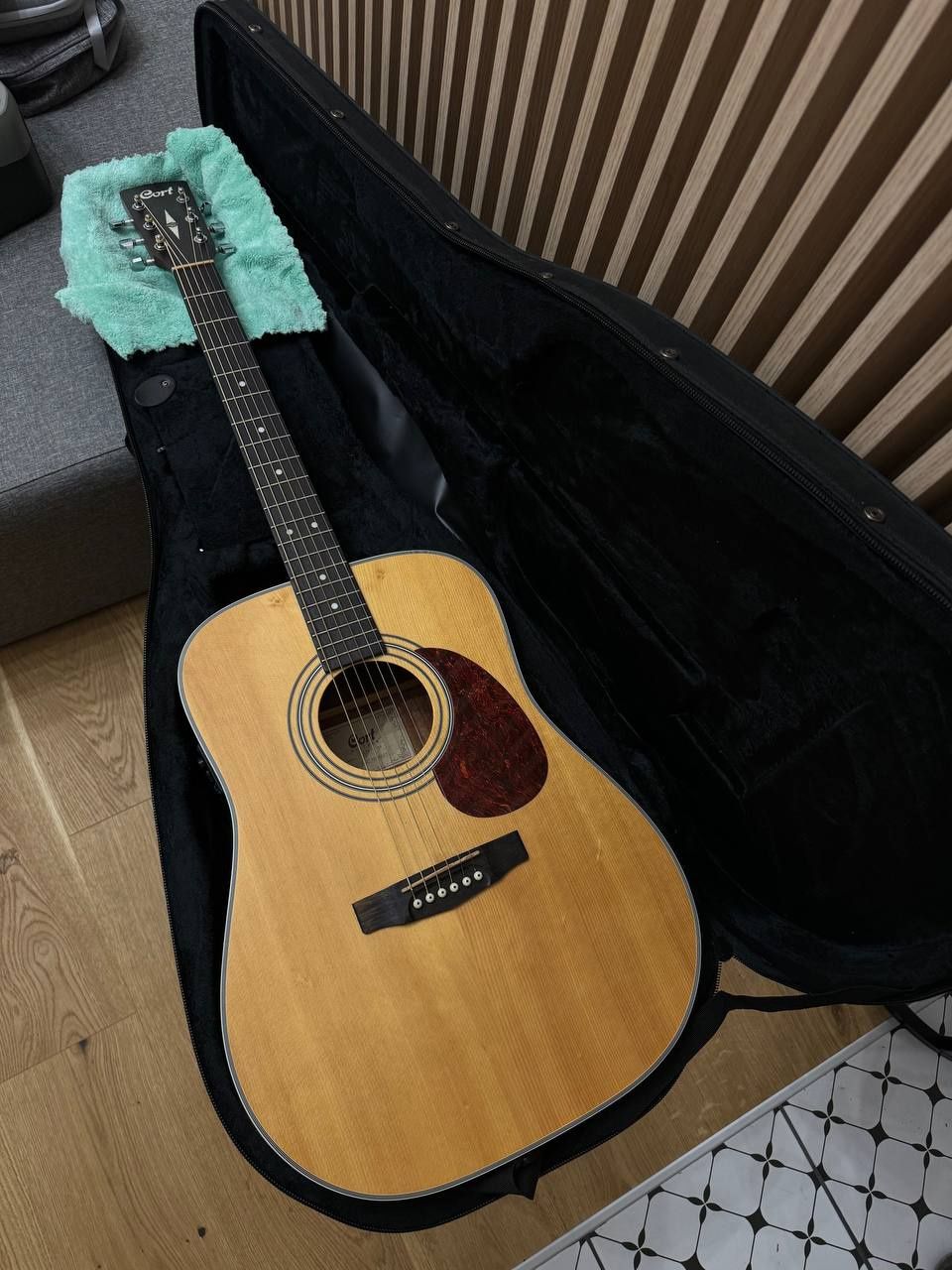 Gitara Cort Earth 70 op