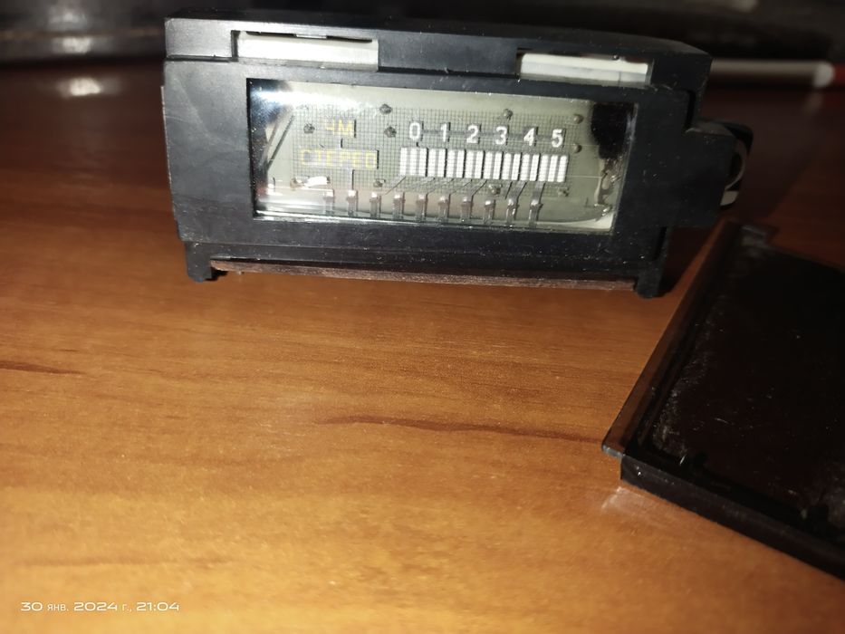 Шкальный вакуумный индикатор П403