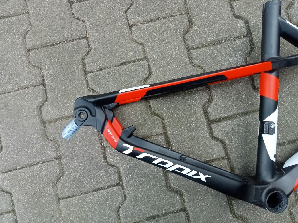 Nowa rama carbonowa tropix pod koła 27,5 cała,17 cali