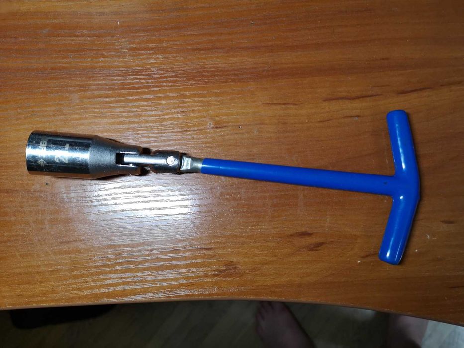 ЗУБР 21 мм, ключ свечной с резиновой втулкой, шарнирный, 27501-21