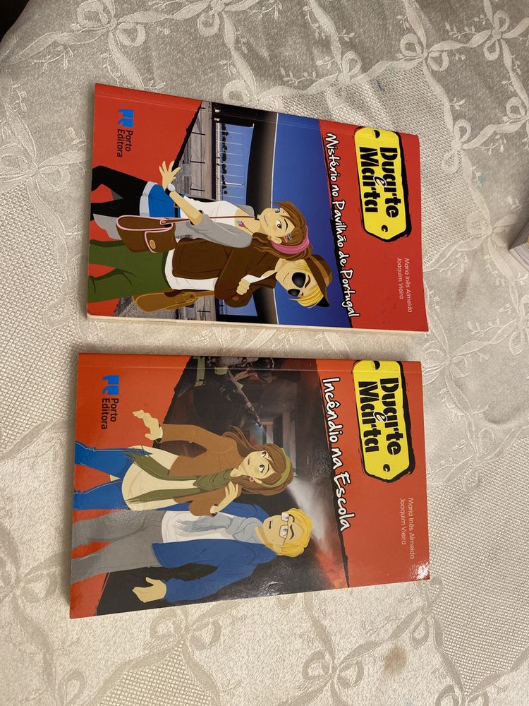 Dois livros da coleção Duarte e Marta