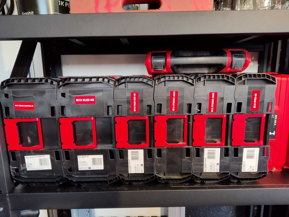 Skrzynki na elektronarzędzia – Milwaukee / Hilti – stan bardzo dobry