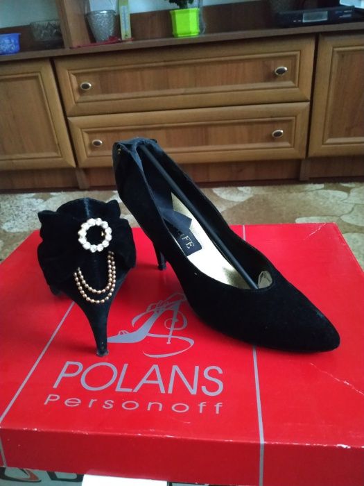 Замшевые туфли, сапоги в хорошем состоянии