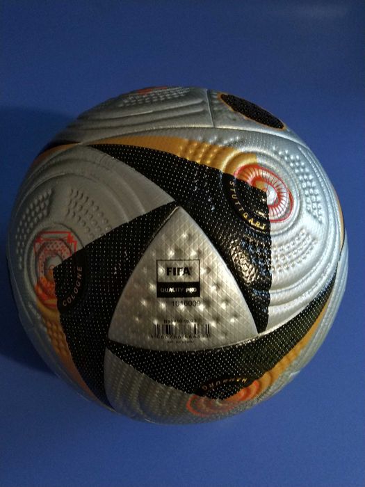 Офiцiйний  м'яч  EURO Final Pro Official Match Ball ,5 розмiр,425 грам