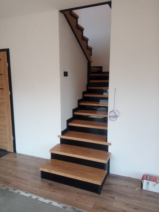 Schody drewniane na beton,ażurowe,modułowe.