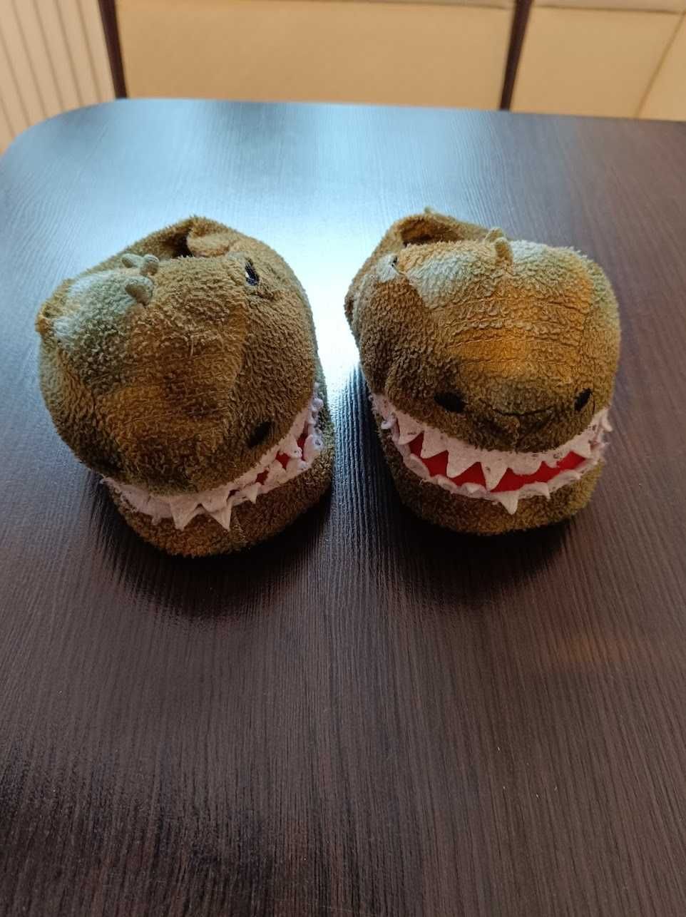 Kapcie rozmiar 24/25