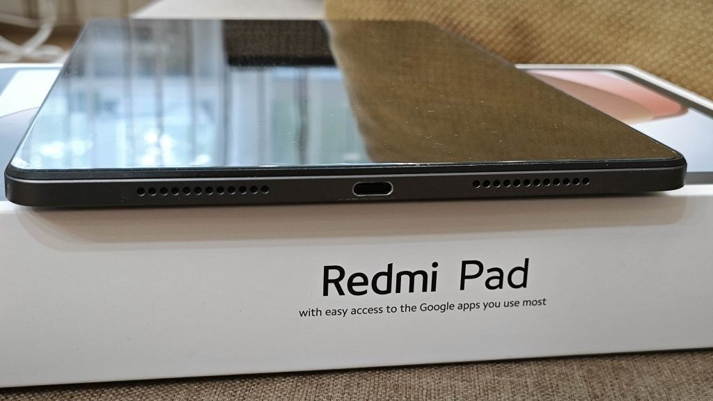 Планшет Xiaomi Redmi Pad  4/128GB Graphite Gray у відмінному стані