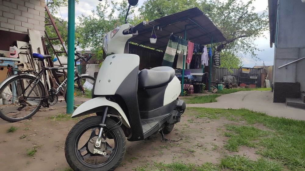 Скутер Suzuki Lets6