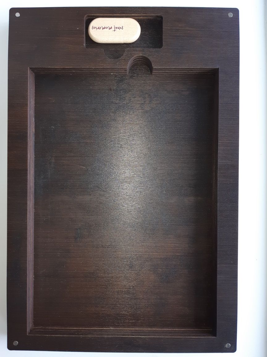 Деревянная коробка для фото А4 с флешкой, съемная крышка на магнитнах
