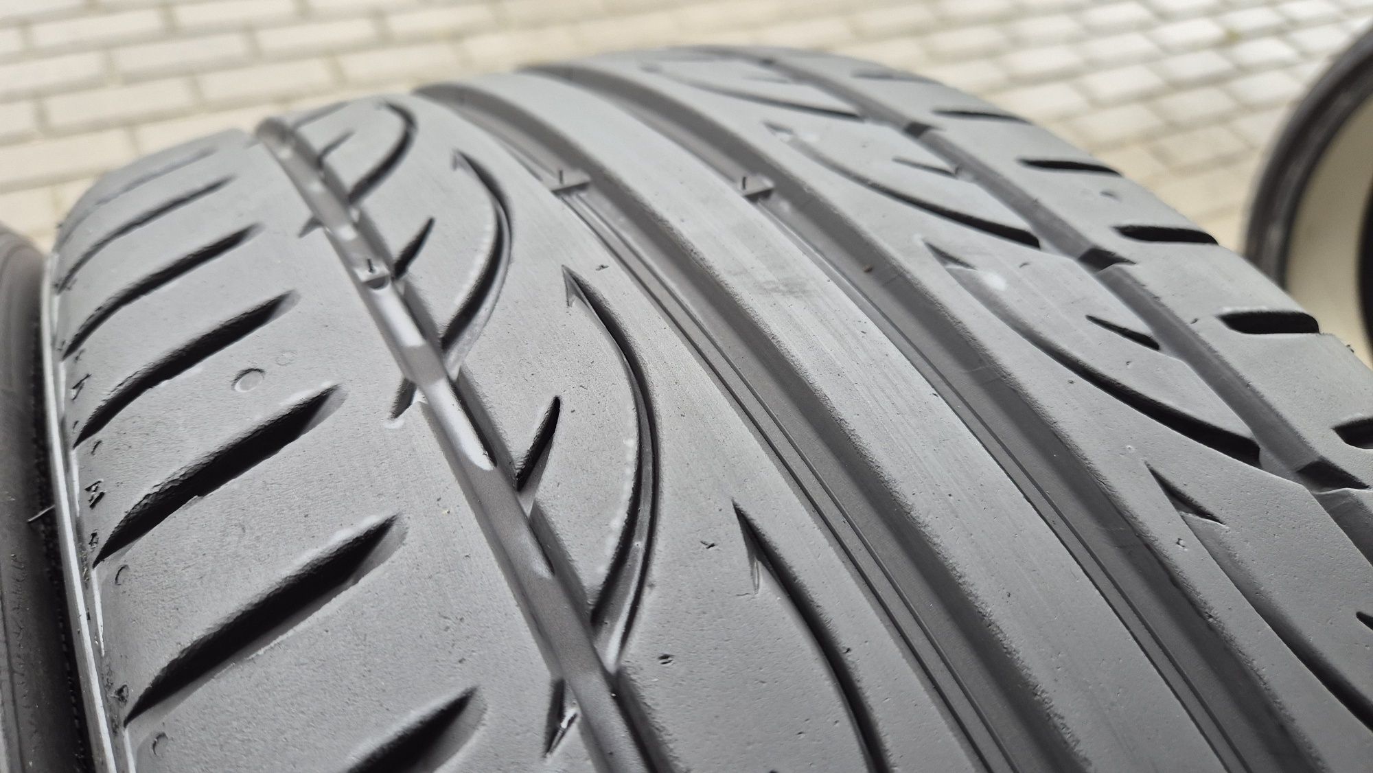 225/35/19 88Y Hankook V12 evo 2 6mm