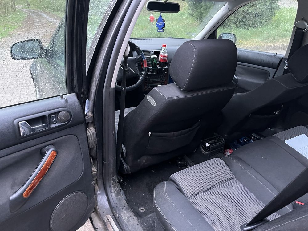 Vw bora 1.9tdi 130km silnik slupek Asz 2005r. Czarna uszkodzona