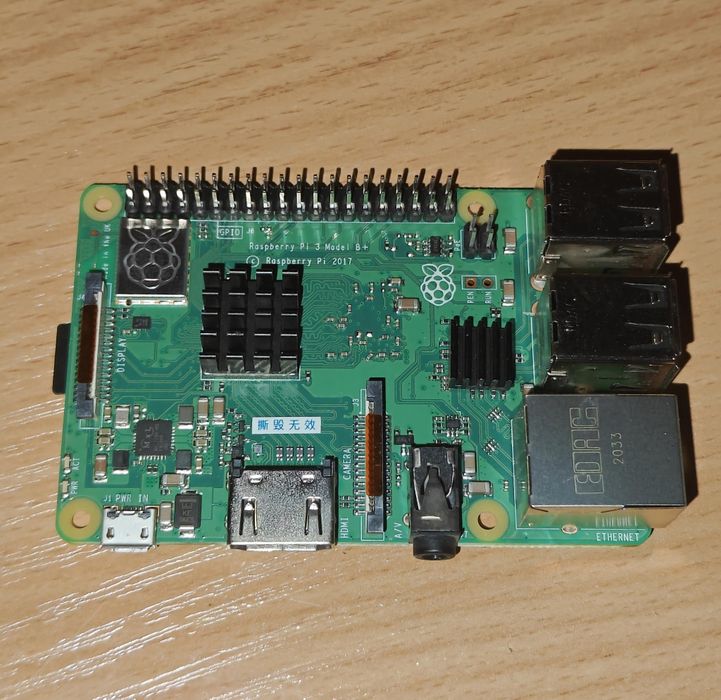 Мікрокомп'ютер Raspberry Pi 3 Model B+ з радіаторами + micro sd 16gb
