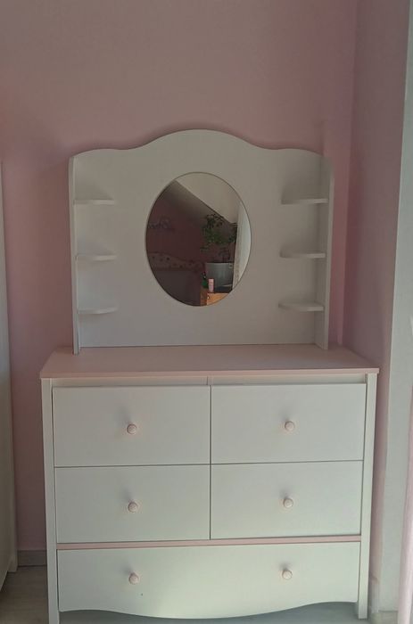 Meble dla dziewczynki