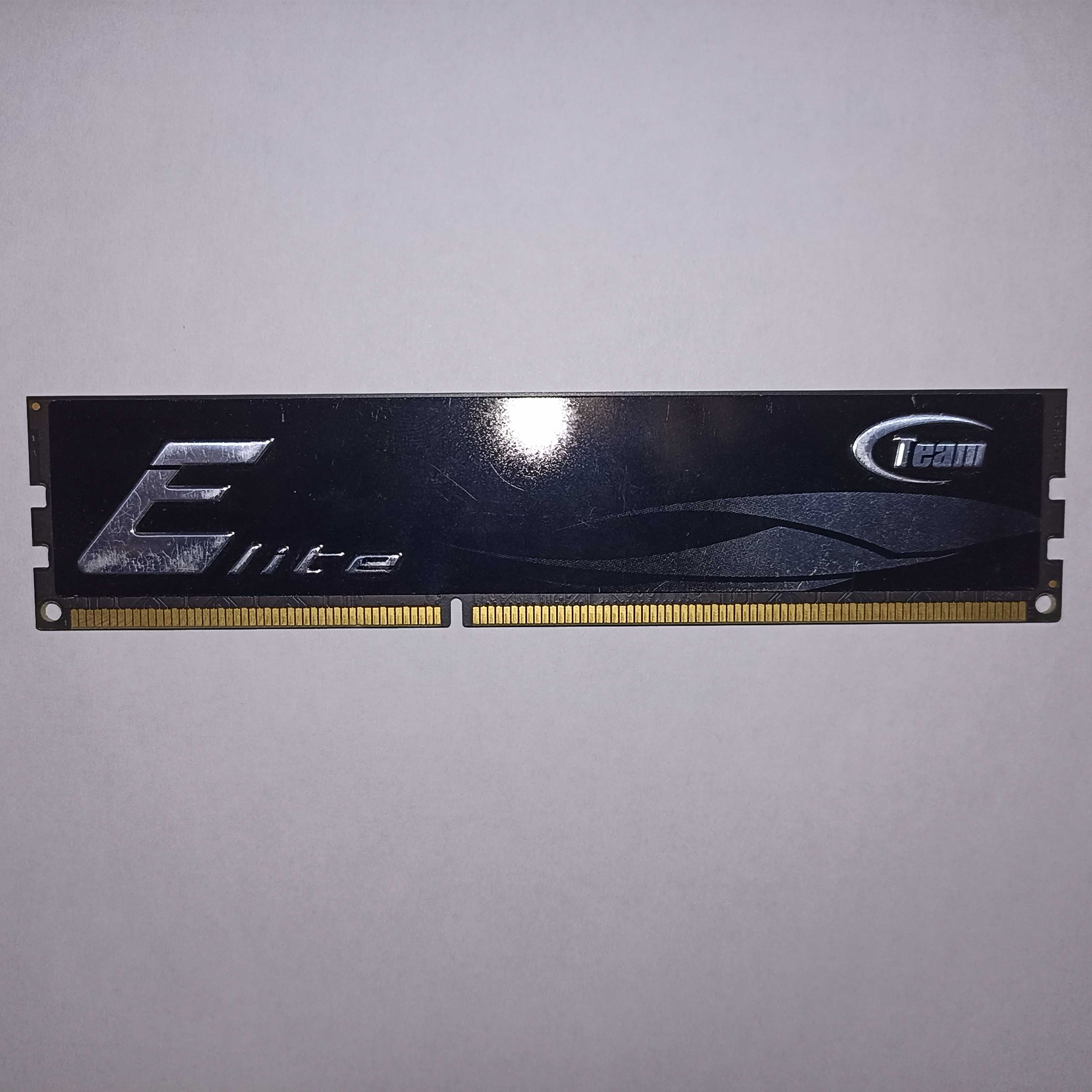 TEAM DDR3 4GB 1600 MHZ (TED34G1600HC11BK) black 1шт