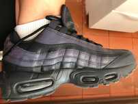 Ténis NIKE que brilham com a luz