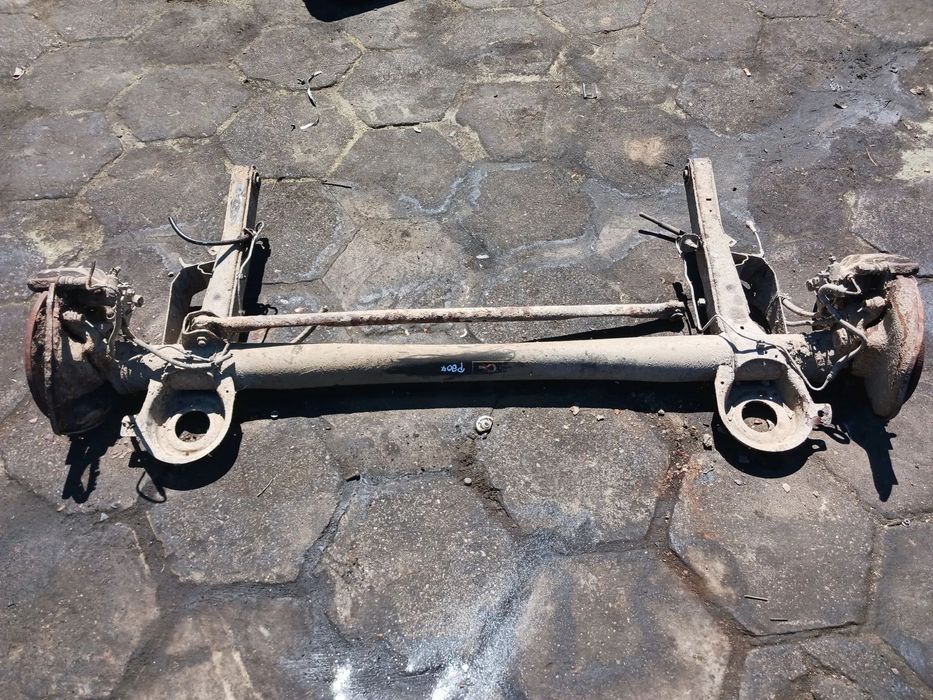 Belka tył zacisk piasta tarcza Lancia Phedra Fiat Ulysse CITROEN C8 Peugeot 807 Zawieszenia oś tylna belka wspornik wachacz poprzeczka