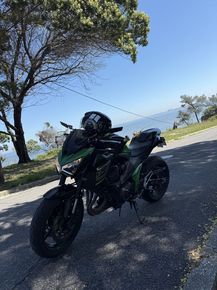 Kawazaki Z800 (impecavel)