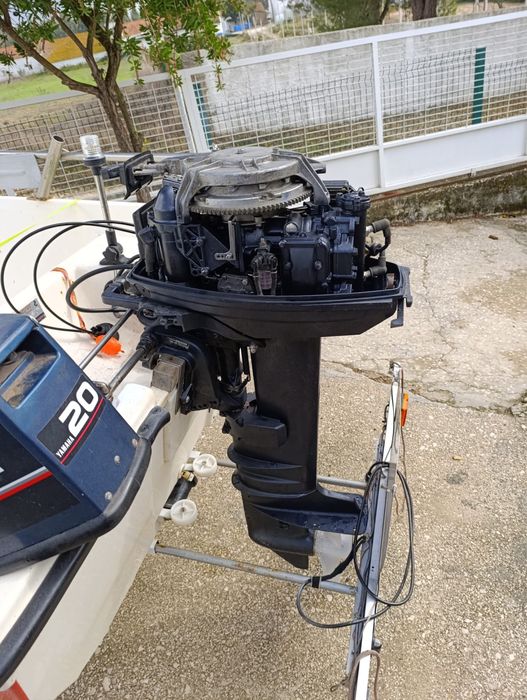 Barco Delfus 450 com Yamaha 20 CV