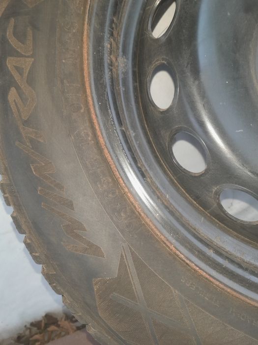 Sprzedam komplet kol  zimowych fiat tipo