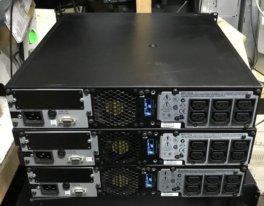 Бесперебойник APC Smart-UPS RT 2000 (SURT2000XLI) Rack Mount