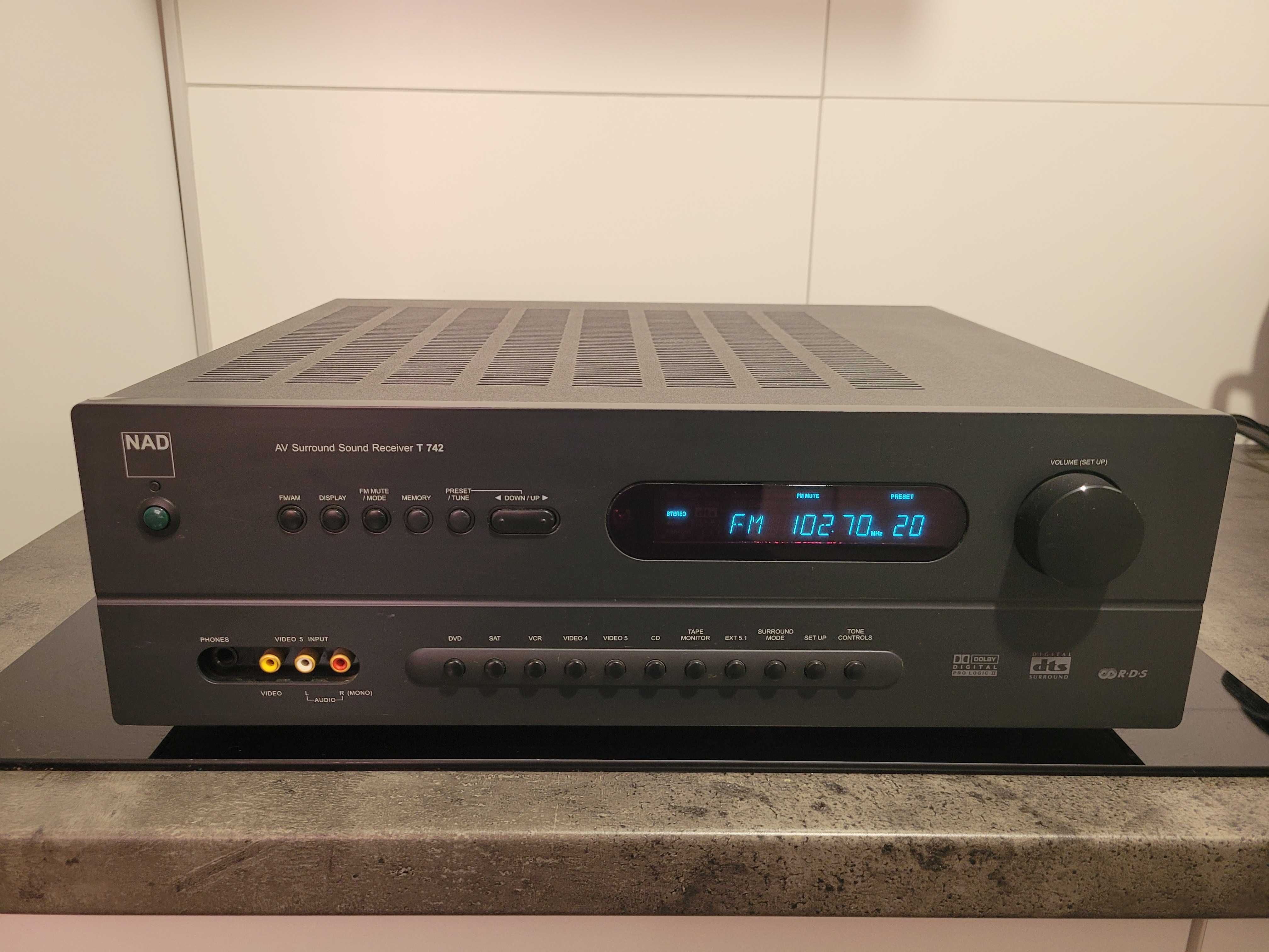 NAD T 742 Amplituner
