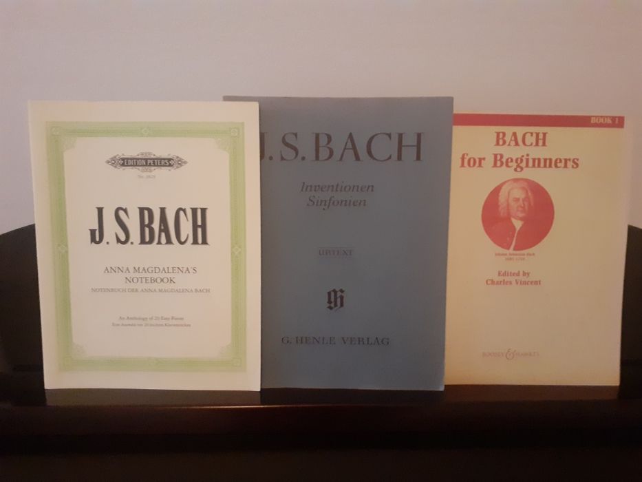 Livros de peças de j.s. Bach para piano