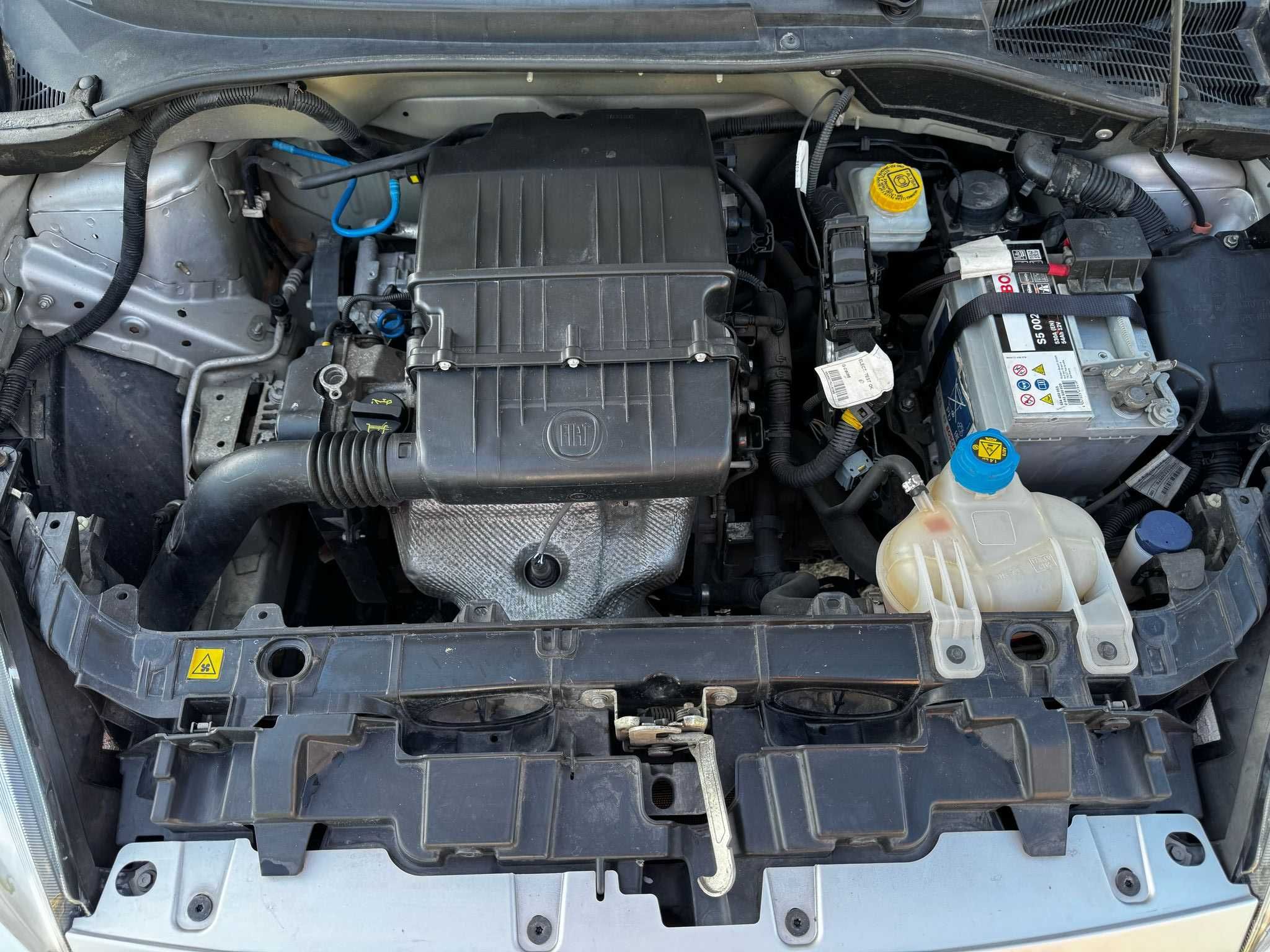 Oportunidade! Fiat Punto young Sport 2014 - Apenas 91.000 km!