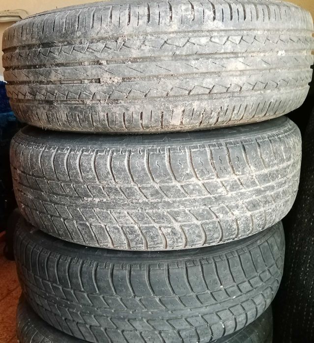 3 pneus e 4 jantes