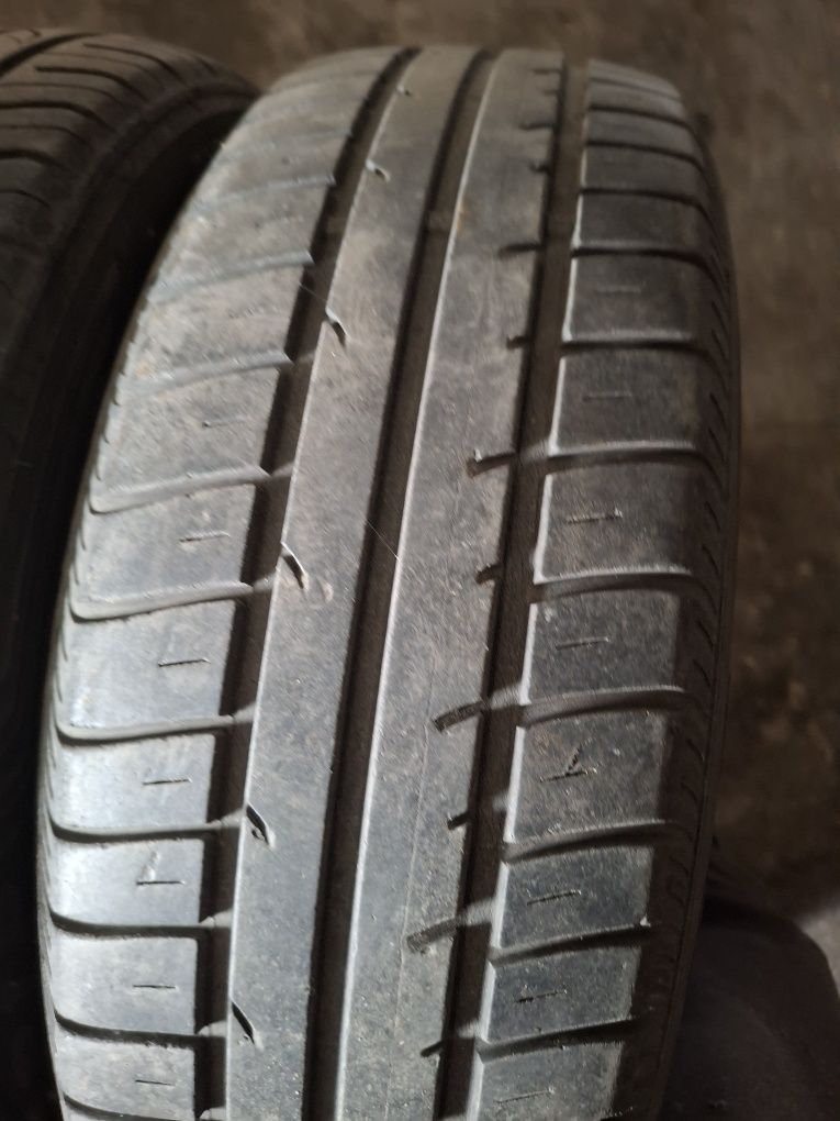 Dwa komplety opon letnie i zimowe 165.65.R14   plus 4 felgi stalowe.