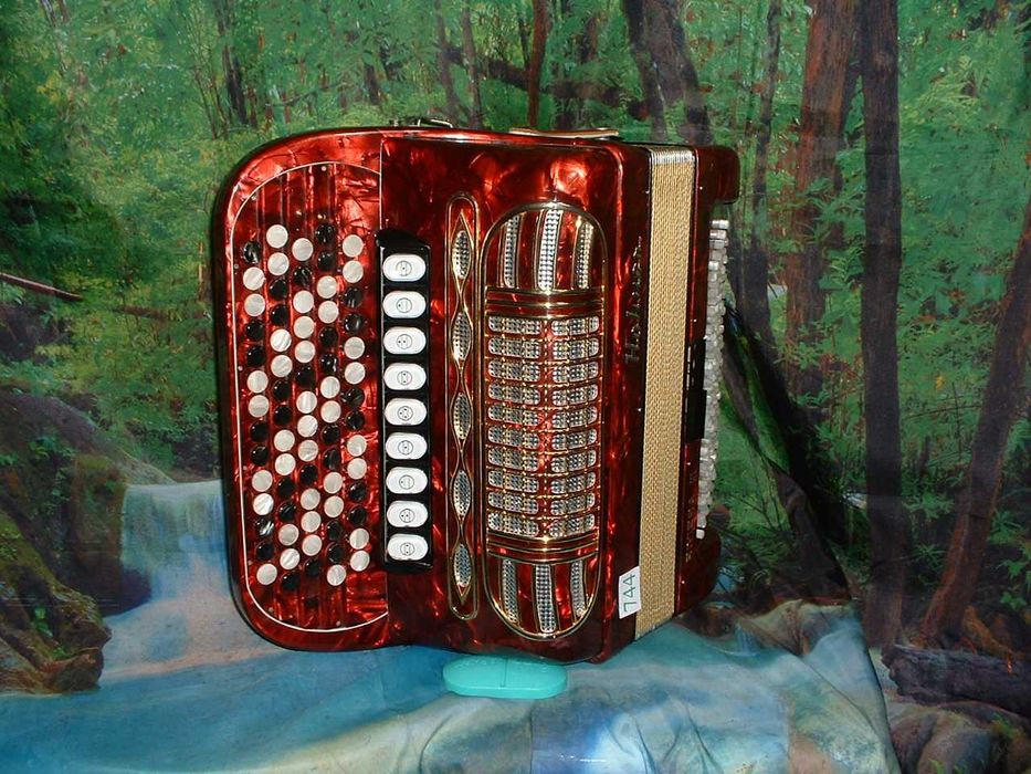 Acordeao Avenda G .744