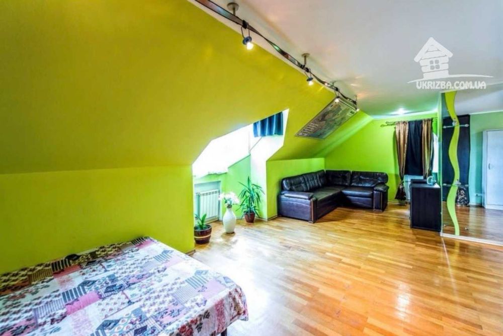 Київ. Будинок 360кв. Ділянка 16 соток, до 15 осіб.