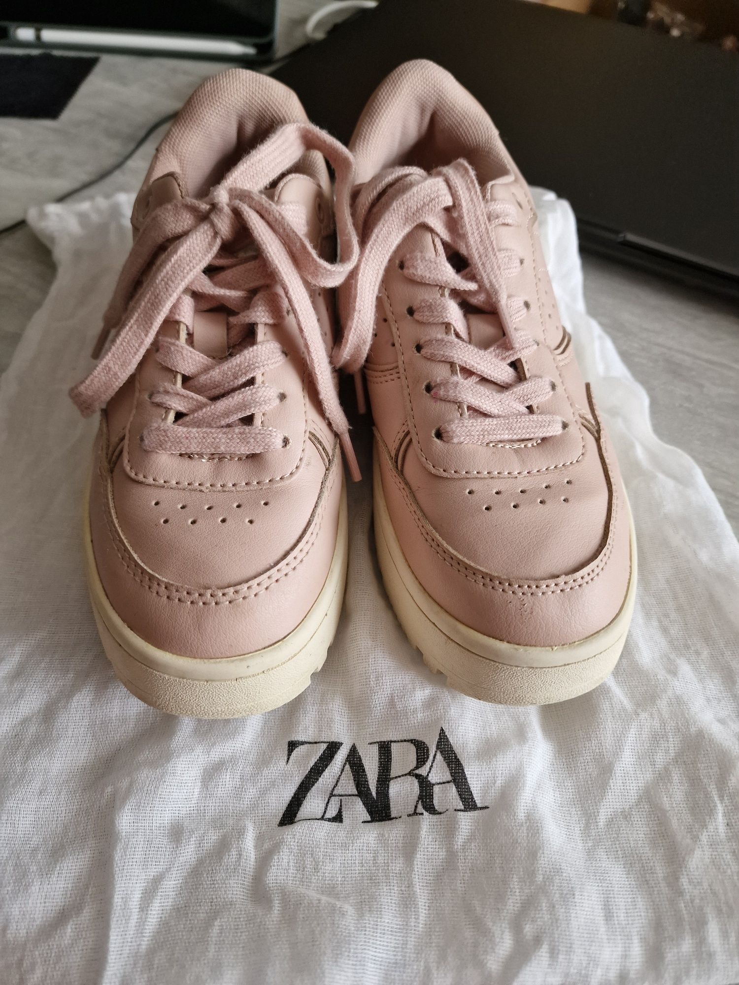 Кросівки Zara, 33 розмір