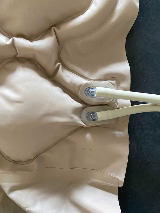 3 Colchões anti-escaras de pressão alternada e 2 compressores